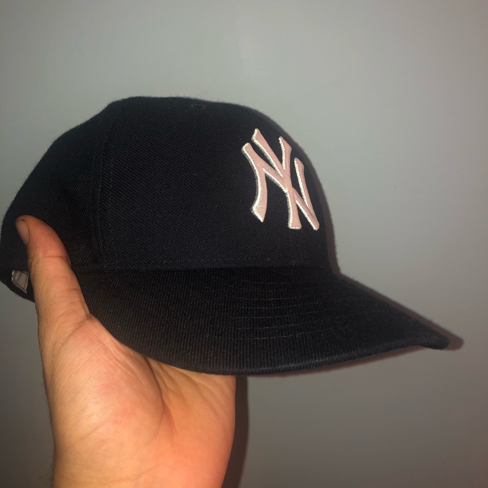Yankees Cap - Picture 2 of 5